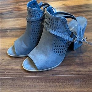 American Eagle Heel Booties!